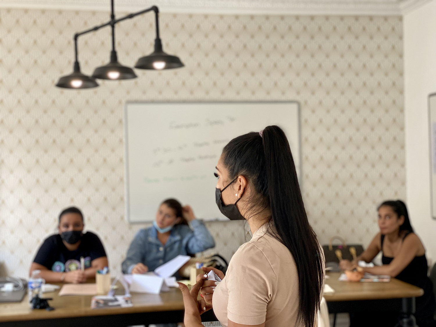 A.Y.A Notre Kit de démarrage Spray Tan est offert à chaque stagiaire pour réussir ses prestations de bronzage par brumisation en institut ou à domicile. Il inclut la lotion Spray Tan Medium pour obtenir le bronzage caramel que les clientes adorent !