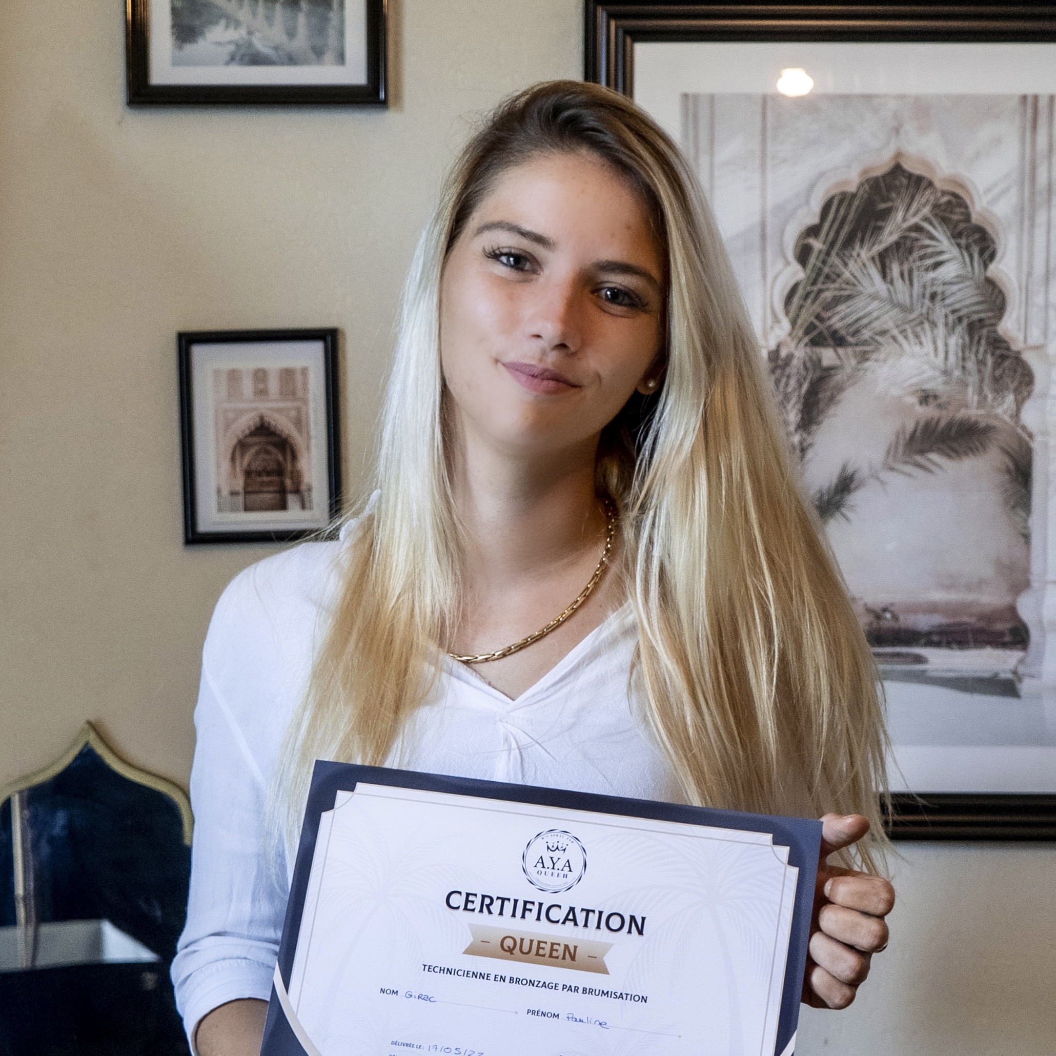 A.Y.A Notre Kit de démarrage Spray Tan est offert à chaque stagiaire pour réussir ses prestations de bronzage par brumisation en institut ou à domicile. Il inclut la lotion Spray Tan Medium pour obtenir le bronzage caramel que les clientes adorent !